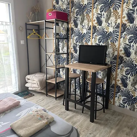 Petit Attenant A La Maison * Saint-Agnant