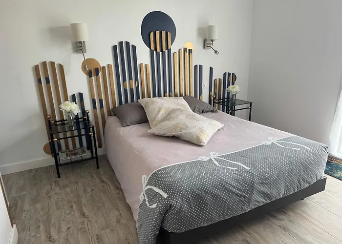 Petit Attenant A La Maison