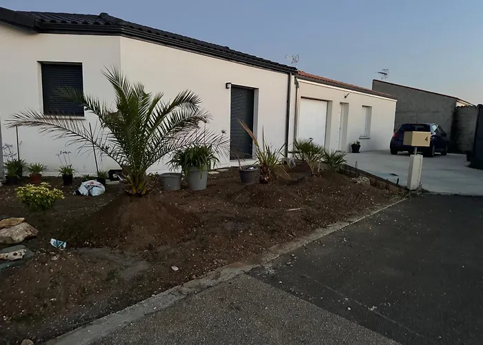 Гостевой дом Petit Attenant A La Maison Saint-Agnant